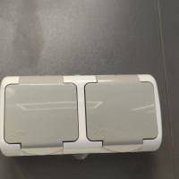 Розетка двойная с заземлением и защитной крышкой  IP54 SVT Electric серая